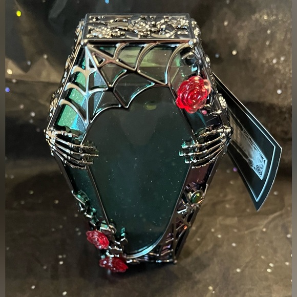 Bath and Body Works Spooky Coffin Wallflower Plug NWT - Picture 3 of 6